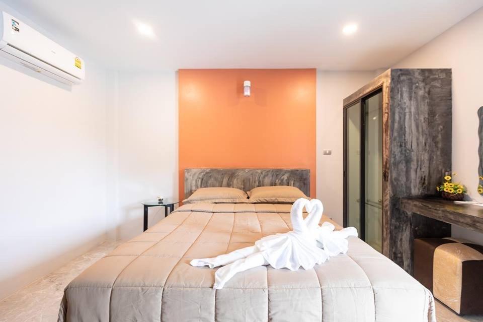Barista Hotel Утрадит Екстериор снимка