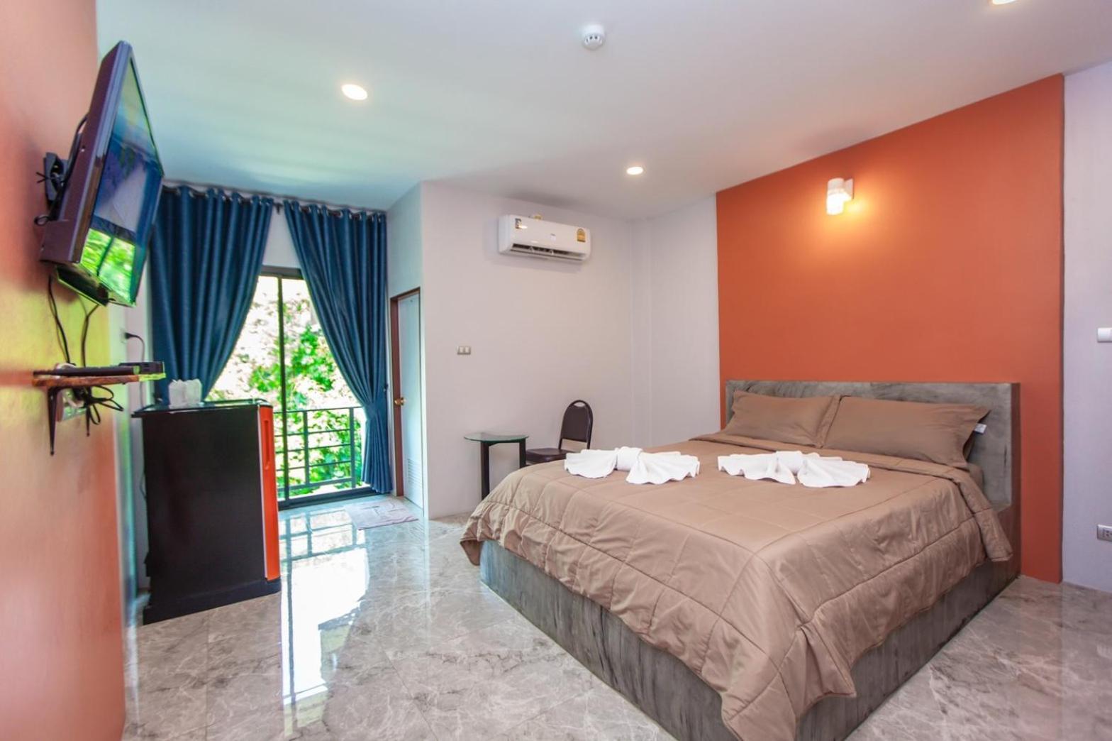 Barista Hotel Утрадит Екстериор снимка