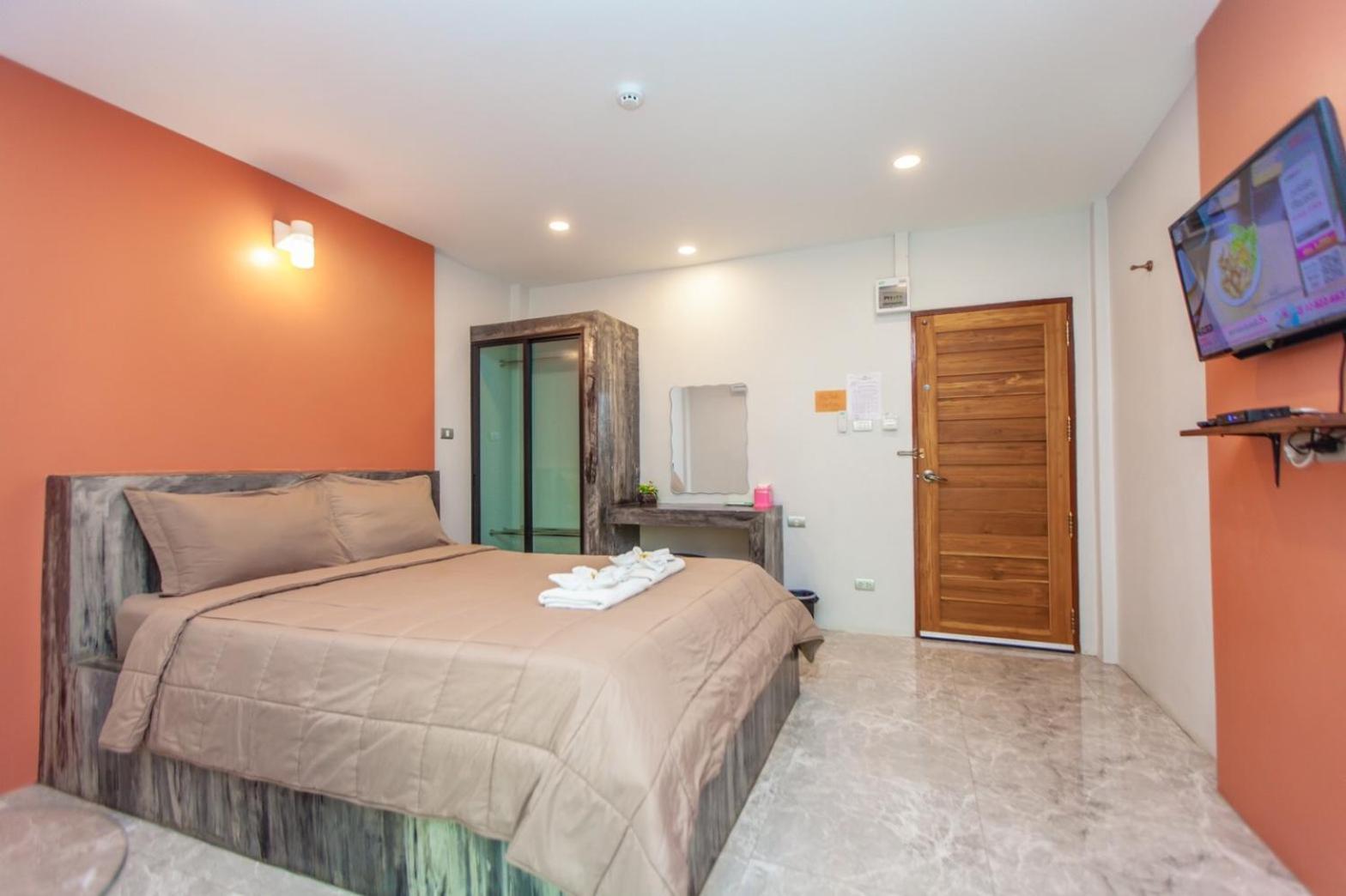 Barista Hotel Утрадит Екстериор снимка