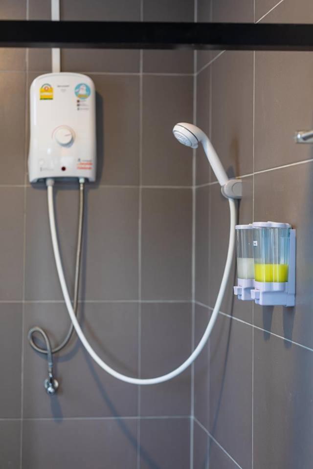 Barista Hotel Утрадит Екстериор снимка